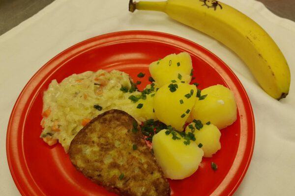 Brokkolinussecke mit Kartoffeln und Rahmwirsing